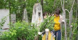 Международный воскресник по благоустройству еврейского кладбища прошел в Биробиджане Владимир Иващенко