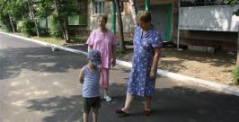Жильцы недовольны качеством нового асфальта на придомовой территории в Биробиджане  Владимир Иващенко