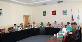 Проблему доступности городских окраин обсудили в мэрии Биробиджана Владимир Иващенко