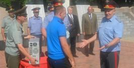 Внешний вид проверили у полицейских Биробиджана Макс Кисляков