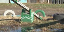 Двор одного из домов Биробиджана затоплен уже две недели телеканал Рен-Биробиджан