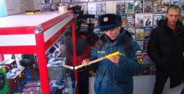 Рейд сотрудников МЧС по торговым точкам центрального городского рынка пресс-служба МЧС России по ЕАО
