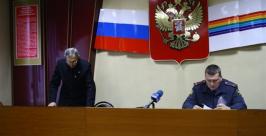 В президиуме совета Виктор Ицкевич и начальник МО МВД России Биробиджанский павел Сафонов  Владимир Иващенко