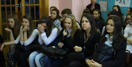 Преподаватели и студенты колледжа культуры выступили перед старшеклассниками в Биробиджане Владимир Иващенко