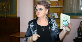 Светлана Борисова только что получила книгу Ани Синяковой Владимир Иващенко