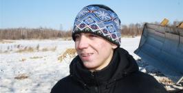 Будущий мастер дорожных машин Сергей Куров впервые управлял современным бульдозером Владимир Иващенко