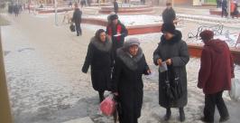 Прохожие по-разному реагировали на акцию Юрий Скачков