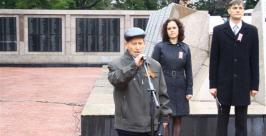 Выступает участник Великой Отечественной войны Михаил Немировский  Владимир Иващенко