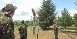 Курсанты подтягивались на перекладине  пресс-служба районной администрации