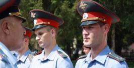 Многие вопросы вызывали добрые, а порой и смущенные улыбки на лицах закаленных постовых Владимир Иващенко