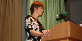 С докладом выступила начальник отдела образования Марина Авачева Владимир Иващенко