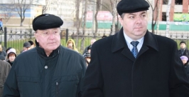Открыта мемориальная доска погибшему депутату парламента ЕАО Сергею Лаврикову Владимир Иващенко