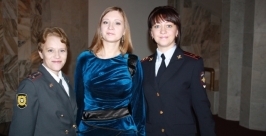 Валентина Мартынова (в центре) с сотрудниками пресс-службы УМВД РИА ЕАОmedia