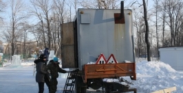 Строительство ледового городка продолжается в ПКО Биробиджана Владимир Иващенко