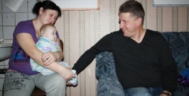 Детей, оставшихся на Новый год в больнице, навестил мэр Биробиджана   Владимир Иващенко