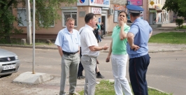 Грузовик ушел под асфальт Константин Земляникин