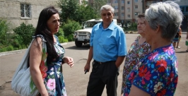 Алла Шелтыганова и Владимир Коновалов бесендуют с жителями ИА EAOmedia