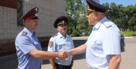 Новый служебный автомобиль и денежные премии вручили лучшим полицейским в ЕАО Пресс-служба УМВД России по ЕАО