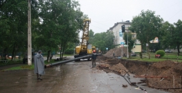 Под проливным дождем в Биробиджане меняют технический водовод ТЭЦ ИА ЕАОmedia