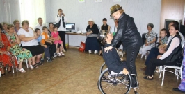 Алла Палькина и Денис Якимов танцуют рок-н-ролл корр. ИА ЕАОmedia