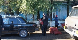 Гуманитарный второй хлеб выдают подтопленцам в пекарне с. Ленинское ЕАО ИА EAOmedia