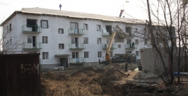Ход возведения новых домов для переселенцев проинспектировал мэр города Андрей Пархоменко корр. ИА ЕАОmedia