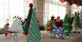 Конкурс рукотворных елей www.eao.ru
