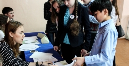 Идет голосование в школе №5 Биробиджана Молодежная палата при городской Думе Биробиджана