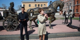 Горожан поздравила Людмила Копёнкина Владимир Иващенко, ИА EAOmedia
