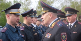Экипировку и внешний вид стражей порядка лично оценил главный полицейский ЕАО   пресс-служба УМВД РФ по ЕАО