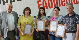 Победителям конкурса &quotШкольные годы чудесные&quot на сайте ИА ЕАОmedia вручили награды Валентина Шамеева, ЕАОmedia