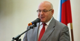 &quotБразды правления&quot  взял в руки избранный глава Биробиджанского района ЕАО Евгений Кочмар Департамент пресс-службы губернатора и правительства ЕАО