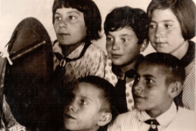 Слушают радио в колхозе Ройте Сопке Наследие ЕАО