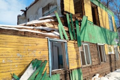 В Биробиджане сносят деревянную двухэтажку, где 15 лет назад прогремел взрыв ИА EAOMedia