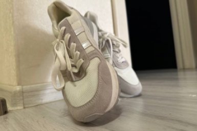 Крошу 3 таблетки - обувь пахнет как сирень: гениальный лайфхак на апрель ИА SevastopolMedia