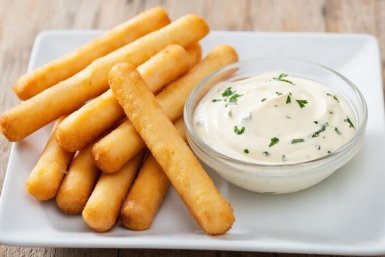 Смешиваем картофель с сыром — и поднос вкуснятины готов: аж пальцы откусят