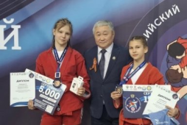 Путевку на финал Всероссийского турнира "Кубок пяти морей" выиграли самбистки из ЕАО
