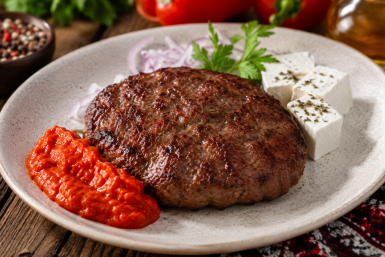 Эти сербские "котлеты" обожают во всем мире – вкуснее не найти. Знаменитый рецепт пошагово