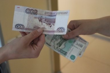 Пенсионерам прибавят 9500 к пенсии, семьям придут выплаты на карту - законы июня
