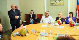 Торжественный прием ко Дню матери прошел в правительстве ЕАО www.eao.ru