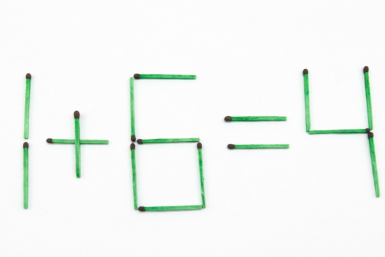 Проверьте свой IQ за 30 секунд: исправьте 1 + 6 = 4 одной спичкой