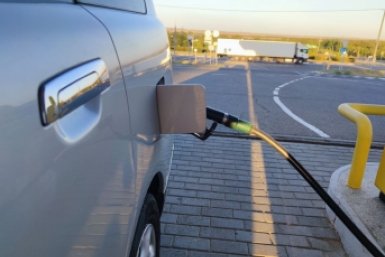 На сети АЗС &quotКрайсНефть&quot в Иркутске резко снизились цены на бензин Елена Гиневская, ИА Stavropol.Media