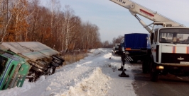 Грузовой автомобиль с уснувшим за рулем водителем съехал в кювет в Смидовичском районе ЕАО Пресс-служба ГУ МЧС России по ЕАО