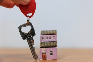 Семьи с двумя детьми смогут взять ипотечные каникулы до 18 месяцев