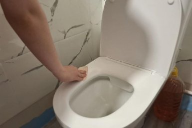 Унитаз белый как якутский снег, а в туалете хоть нос зажимай: есть места, которые забывают чистить 99% хозяек