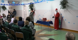Общественный совет поздравил с праздниками несовершеннолетних заключенных в Биробиджане  Пресс-служба УФСИН России по ЕАО