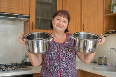 Варю кастрюлю с этим порошком: черный нагар отваливается кусками — больше не тру металлической губкой