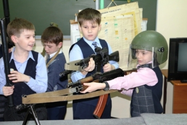 Школьники Биробиджана побывали в гостях у спецназа УФСИН России по ЕАО Пресс-служба УФСИН России по ЕАО