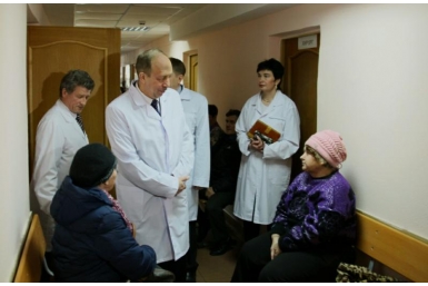 В коридорах больницы www.eao.ru