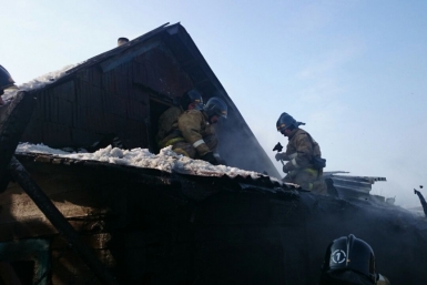 Опасную находку обнаружили спасатели во время тушения пожара в Биробиджане    пресс-служба ГУ МЧС России по ЕАО